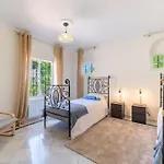 4 Bdrm Andalusian Villa W Cinema & Sea Views