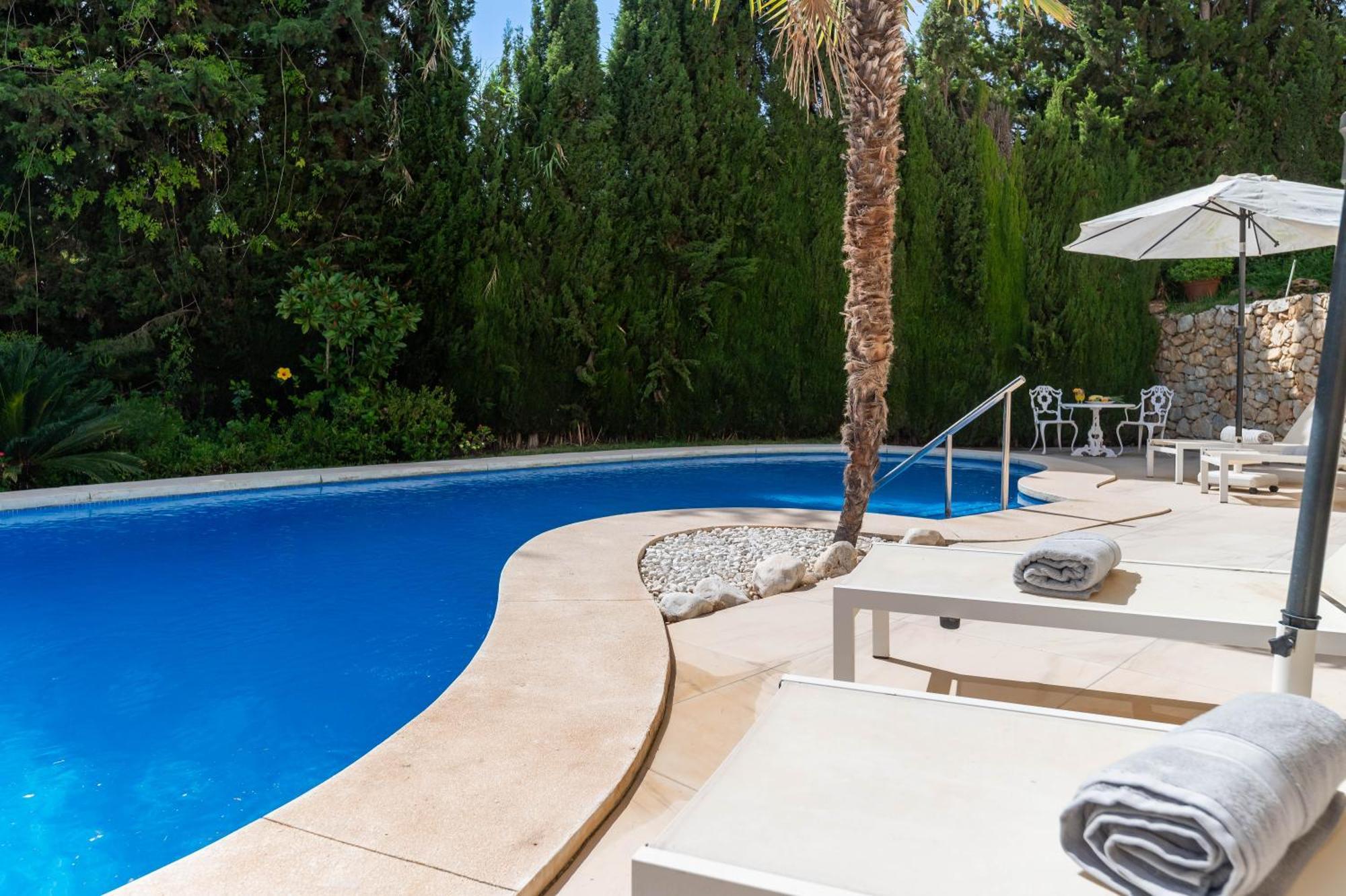 Apartment 4 Bdrm Andalusian W Cinema & Sea Views Marbella