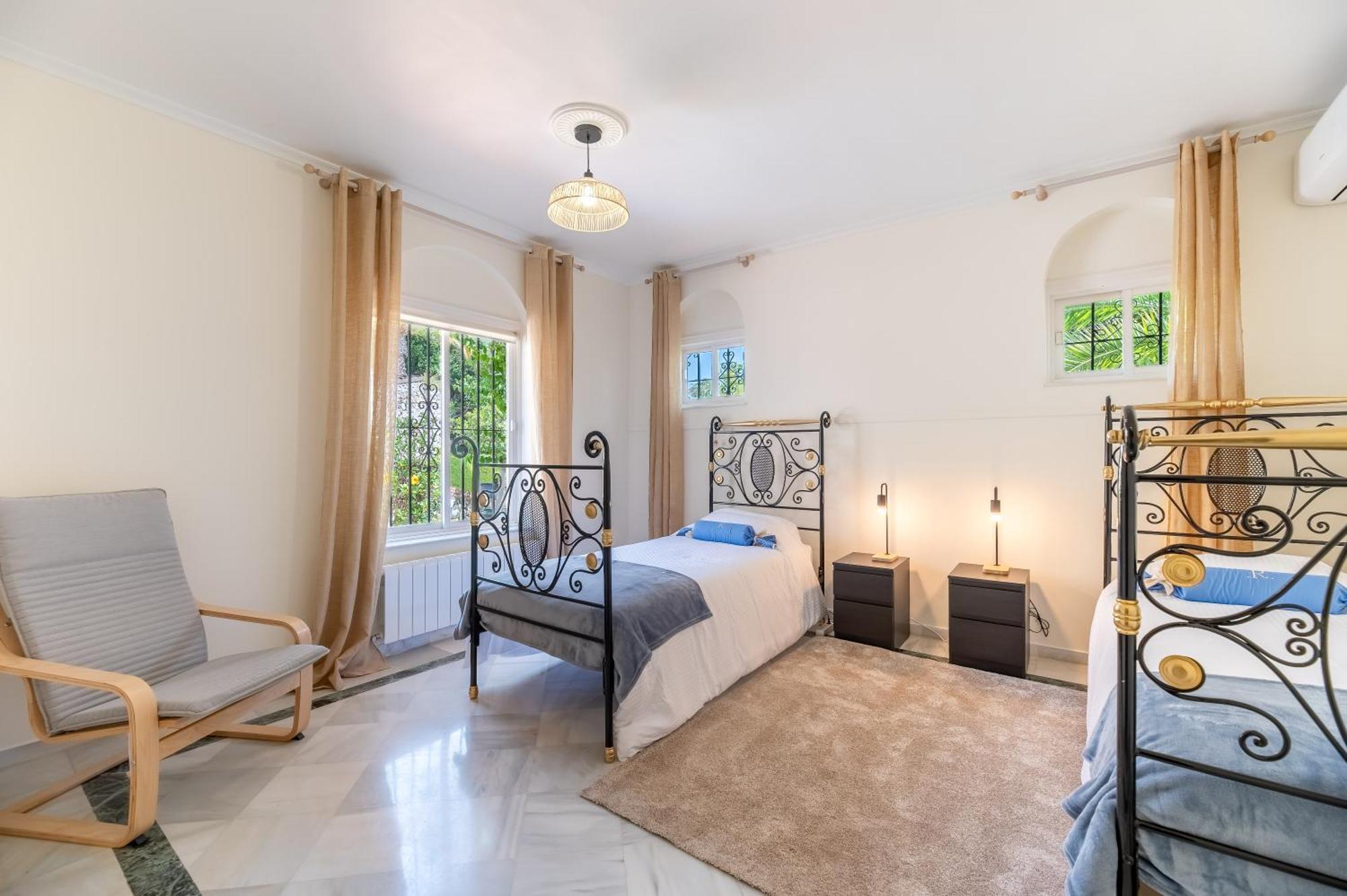 Apartament 4 Bdrm Andalusian W Cinema & Sea Views *