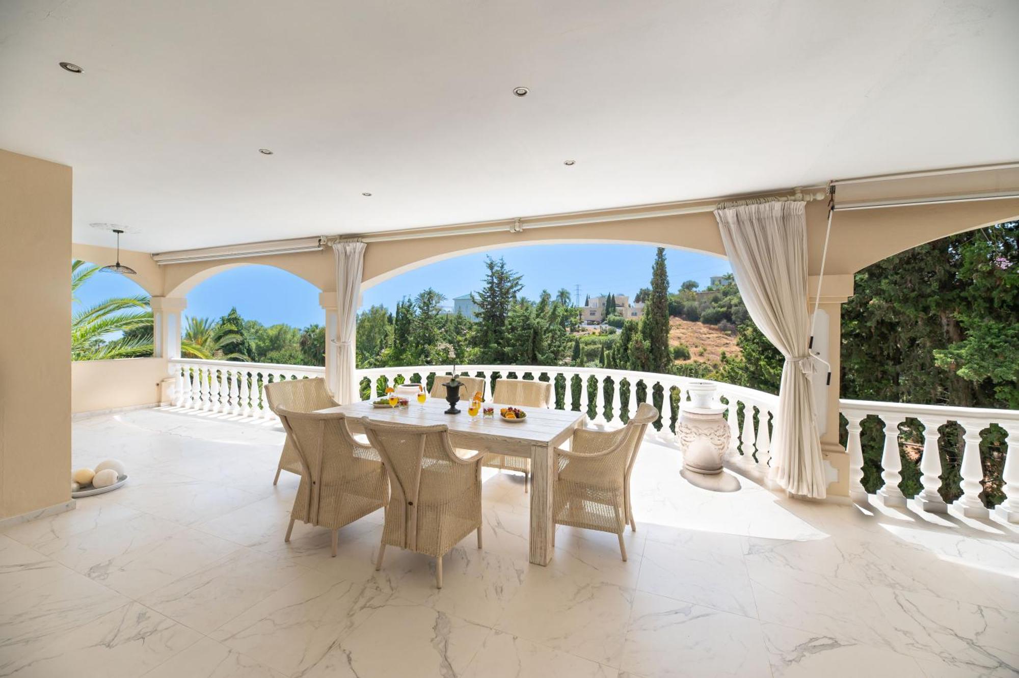 Apartament 4 Bdrm Andalusian W Cinema & Sea Views Marbella